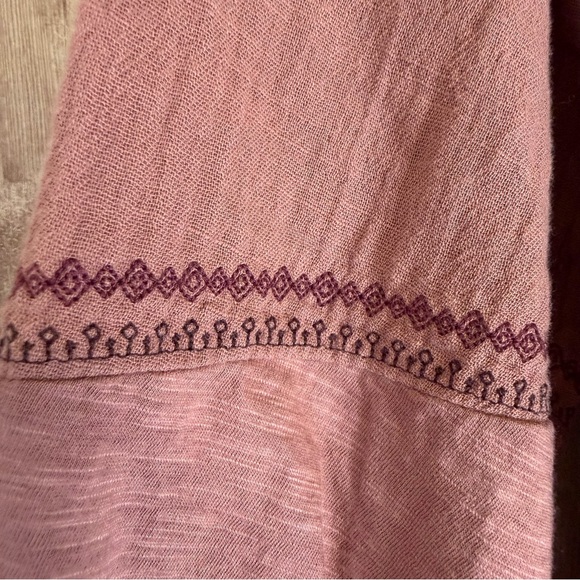 Pure Jill Elements J. Jill Mixed Media Embroidered Top - Picture 4 of 6